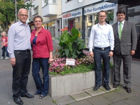 Bürgermeister Hans-Peter Haupt dankte dem Ehepaar Ilona und Peter Weibeler sowie Sohn Thomas für ihr Engagement