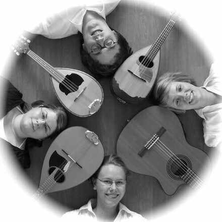 Mandolinen-Gitarren-Ensemble „Saiten-Sprung“
