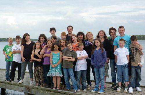 20 Kinder und ihr Betreuerteam auf Kinderfreizeit in den Niederlanden