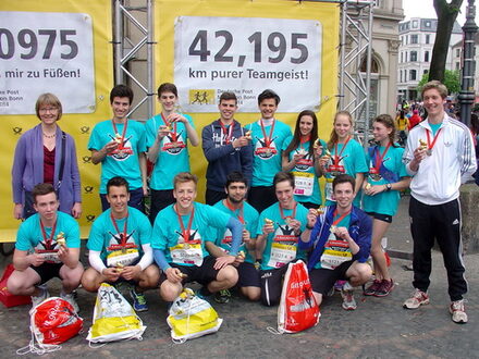 Die erfolgreichen Teilnehmer des KKG beim Bonn-Marathon
