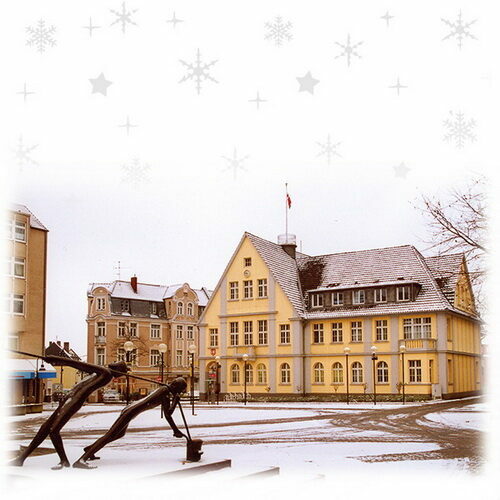 Foto: Altes Rathaus im Winter mit weihnachtlicher Beleuchtung