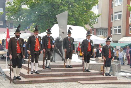 Im vergangenen Jahr waren die Gebirgsschützen aus der Partnerstadt Traunstein zu Gast beim Stadtfest.