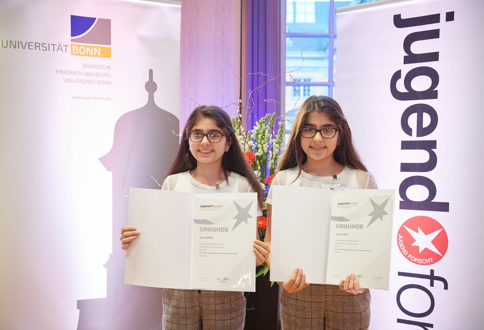 Glara und Glava Ahmed (12) erreichten den 3. Platz bei "Jugend forscht"